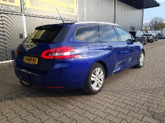 Peugeot 308 SW 1.2 PureTech Blue Lease Executive picture 8