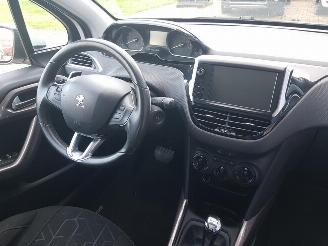 Peugeot 2008 1.2 PureTech Active picture 14
