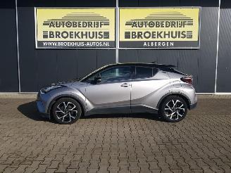 Toyota C-HR 1.8 Hybrid Bi-Tone Plus picture 2