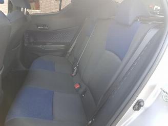 Toyota C-HR 1.8 Hybrid Bi-Tone Plus picture 15