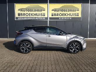 Toyota C-HR 1.8 Hybrid Bi-Tone Plus picture 4
