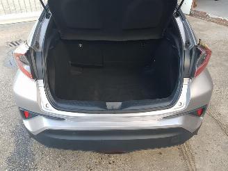 Toyota C-HR 1.8 Hybrid Bi-Tone Plus picture 28