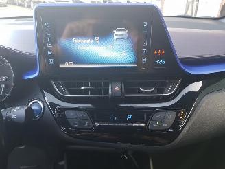 Toyota C-HR 1.8 Hybrid Bi-Tone Plus picture 18