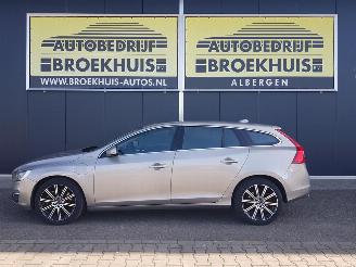 Volvo V-60 2.4 D6 AWD Plug-In Hybrid Summum picture 2