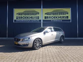 škoda osobní automobily Volvo V-60 2.4 D6 AWD Plug-In Hybrid Summum 2013/12