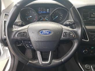 Ford Focus Wagon 1.0 Titanium Edition picture 18