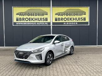 Coche siniestrado Hyundai Ioniq Ioniq, Liftback, 2016 / 2022 1.6 GDI 16V Hybrid 2017/9