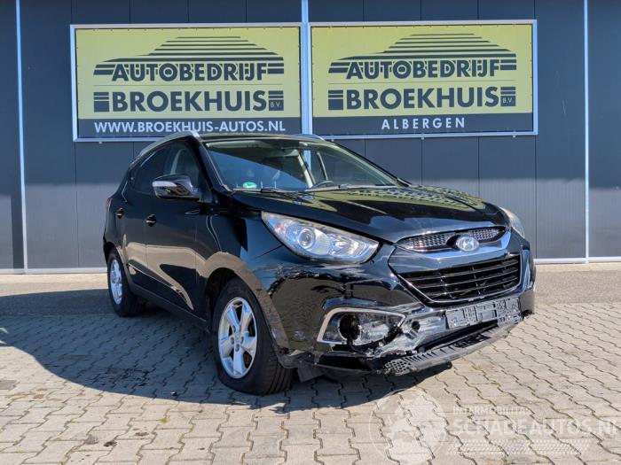 Hyundai Ix35 iX35 (LM), SUV, 2009 / 2015 2.0 16V