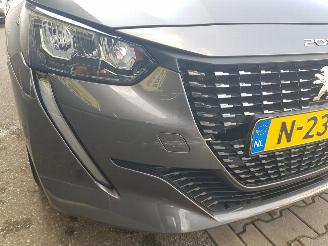 Peugeot 208 1.2 PureTech Active Pack picture 14
