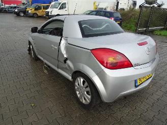 Opel Tigra Twin Top Cabrio 1.4 16V picture 2