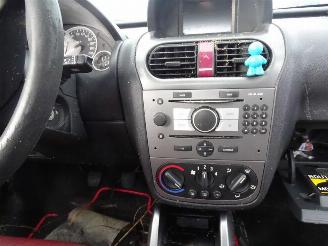 Opel Tigra Twin Top Cabrio 1.4 16V picture 6