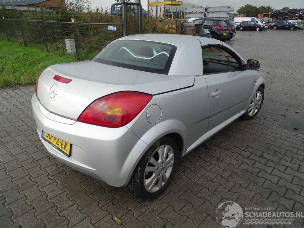 Opel Tigra Twin Top Cabrio 1.4 16V