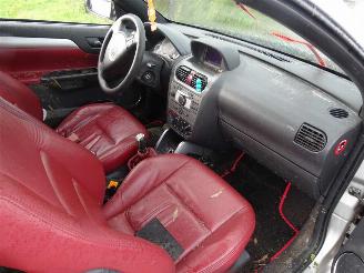 Opel Tigra Twin Top Cabrio 1.4 16V picture 5
