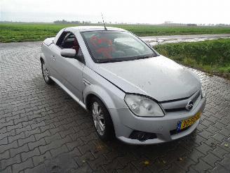 Opel Tigra Twin Top Cabrio 1.4 16V picture 4