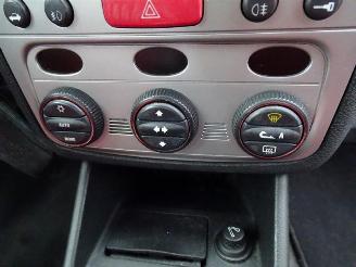 Alfa Romeo 147 1.9 JTD picture 6