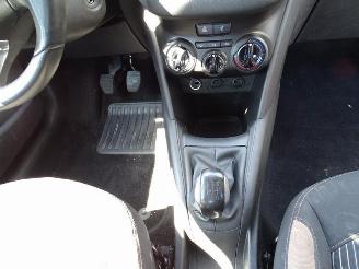 Peugeot 208 1.2 Vti picture 9