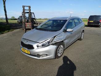 Kia Cee d Sportswagon 1.6 GDi picture 3