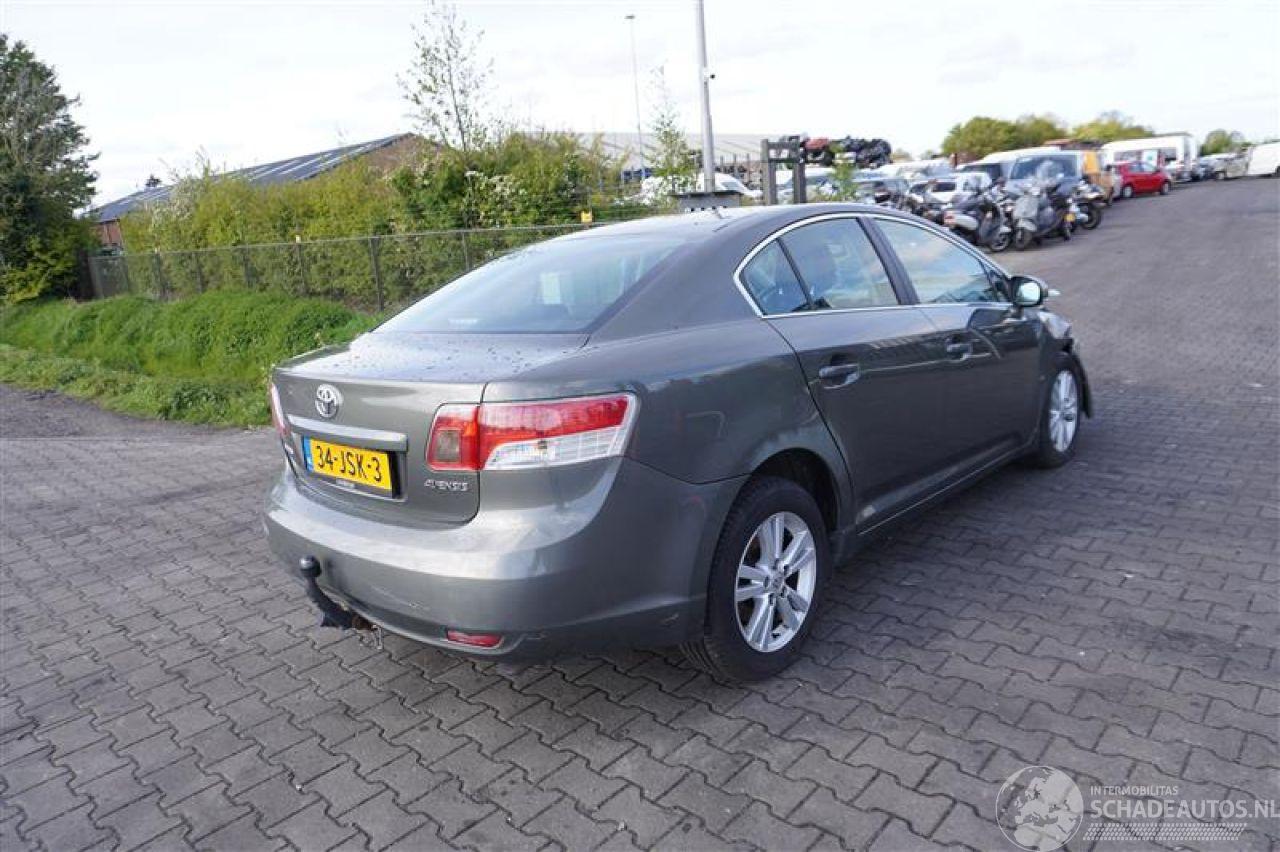 Toyota Avensis 1.8 16v
