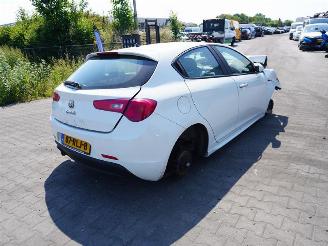 Alfa Romeo Giulietta 1.6 JTDm picture 1