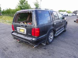 Salvage car Lincoln Navigator 5.4 1998/7