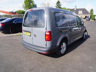 krockskadad bil bedrijf Volkswagen Caddy 2.0 TDi 2017/8