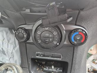 Ford Fiesta 1.0 Ti-VCT 12V 65 (XMJA(Euro 5)) picture 6