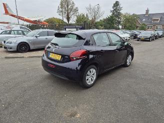 krockskadad bil auto Peugeot 208 1.2 12V 2017/6