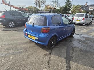 skadebil auto Toyota Yaris 1.5 2002/12