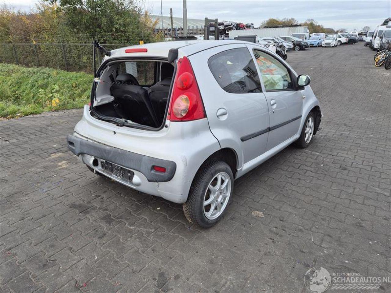 Peugeot 107 1.0 12v