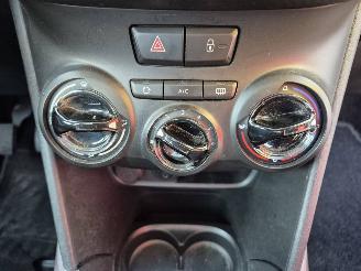 Peugeot 2008 1.2 12v Vti picture 6