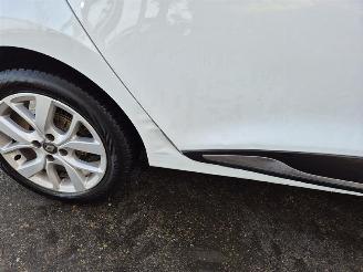 Renault Clio GrandTour 0.9 TCe picture 5