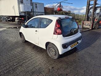 Peugeot 107 1.0 12v picture 2