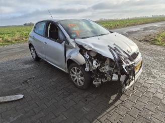 Peugeot 208 1.2 Vti picture 4