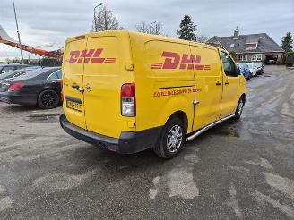 krockskadad bil bedrijf Opel Vivaro 2.0 D 2021/11