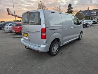 skadebil bedrijf Toyota Proace 2.0 D-4D 2017/6