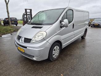 Renault Trafic 2.5 dCi picture 3