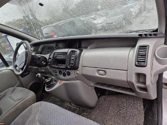 Renault Trafic 2.5 dCi picture 11