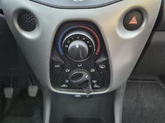 Peugeot 108 1.0 12v picture 7