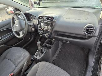 Mitsubishi Space-star 1.0 12v picture 5