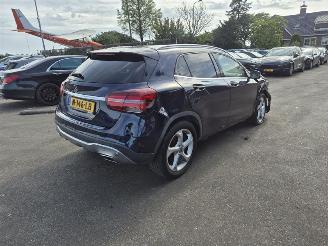 Voiture accidenté Mercedes GLA 180 2017/8