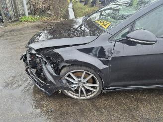 Volkswagen Golf 2.0 R 4Motion picture 11