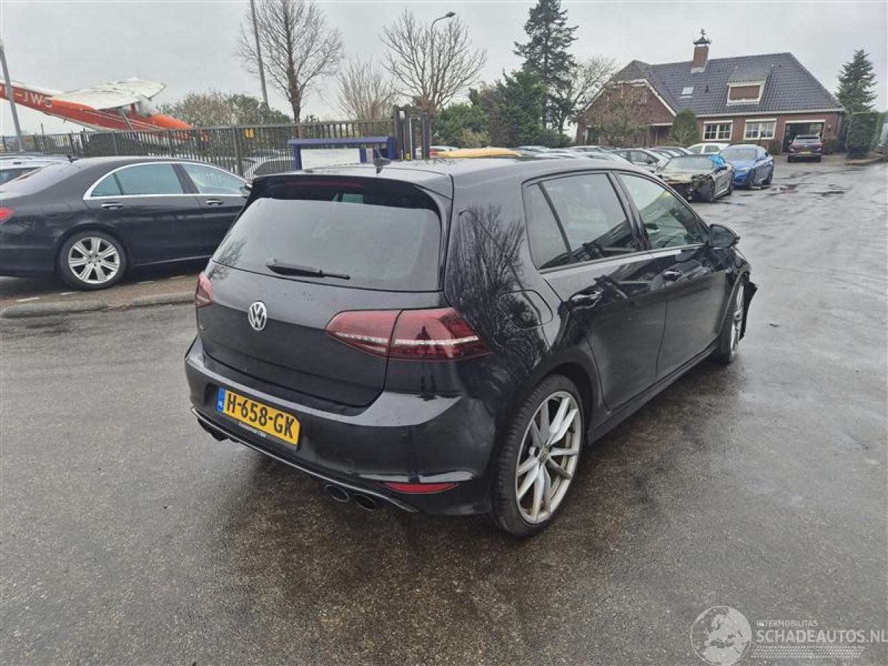 Volkswagen Golf 2.0 R 4Motion