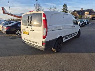 krockskadad bil bedrijf Mercedes Vito 111 CDi 2009/3