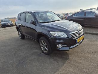 Toyota Rav-4 2.0 picture 4
