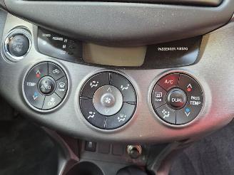 Toyota Rav-4 2.0 picture 12