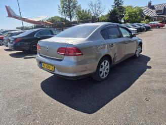 krockskadad bil auto Volkswagen Passat 1.6 TDi 2012/6