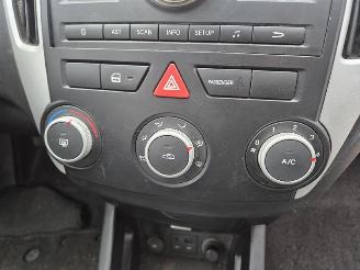 Kia Cee d Sporty Wagon  1.4 16v picture 8