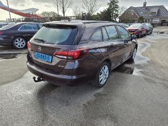 Damaged car Opel Astra SPORTS TOURER 1.6 CDTi 2016/11