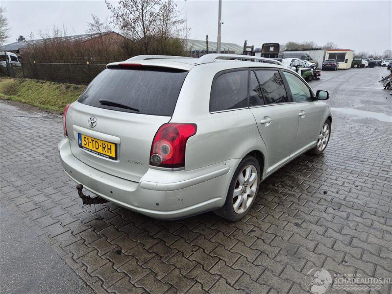 Toyota Avensis wagon 2.4