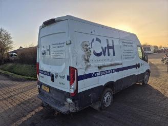 Iveco New daily 33 picture 1